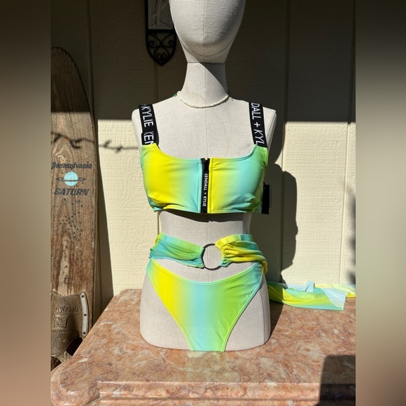 3PC set Kendall + Kylie. Brand straps Bikini with Mesh coverup Swimsuit set - Picture 2 of 8